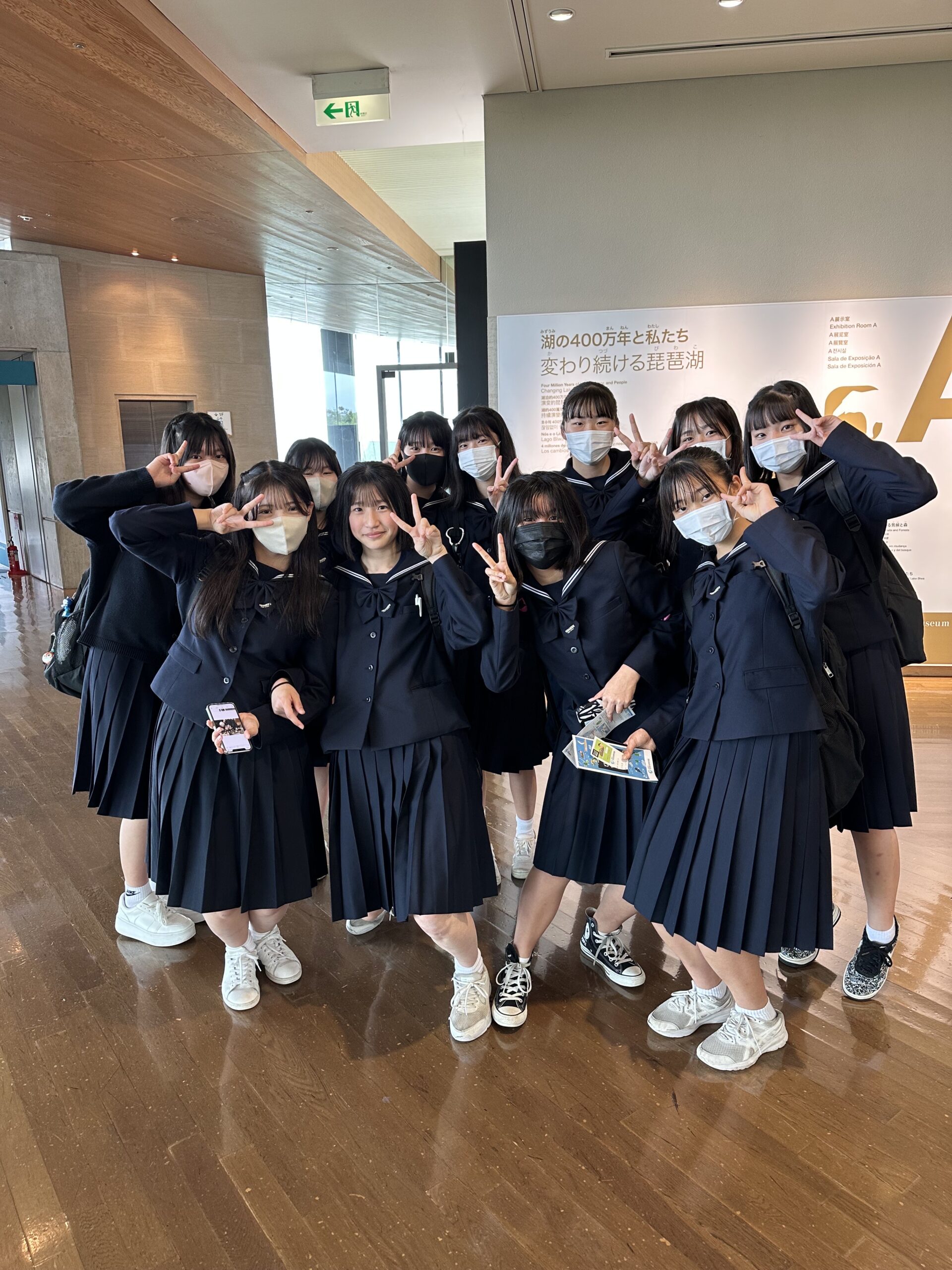 桜花学園高等学校 Nike ウォームア ップウェアtシャツ XL 黒 選手支給品 z-craft_24440788